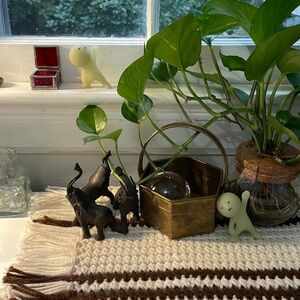 Smiski Triangle pose!